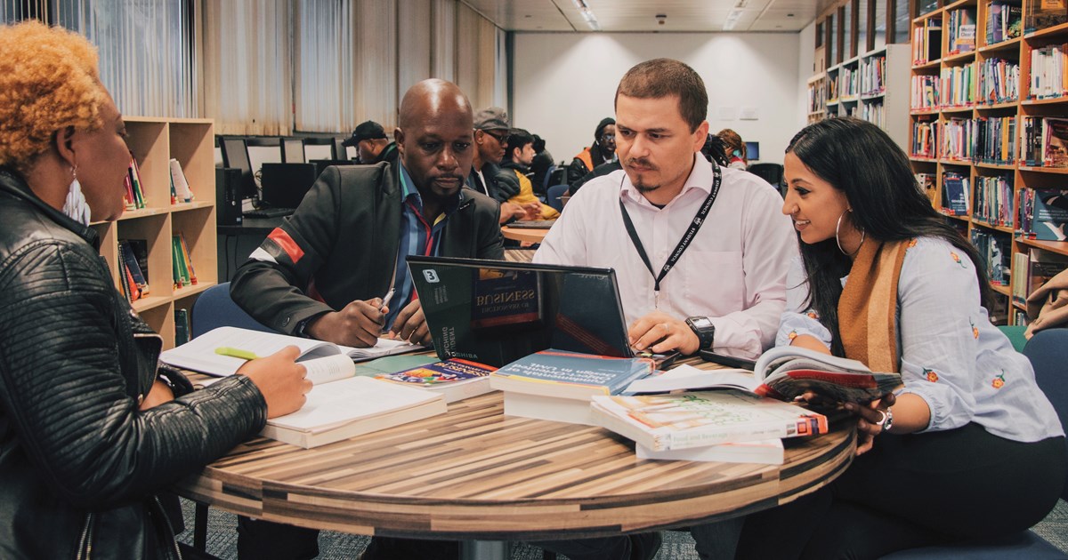 Students group discussion